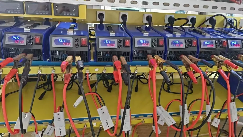 Stable output adjustable DC power supply